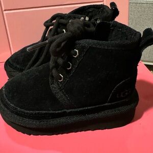 Uggs Good condition Size 6 toddler girl black